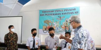 Mengejutkan! Vaksin Pelajar Di Solo Mendapatkan Smartphone