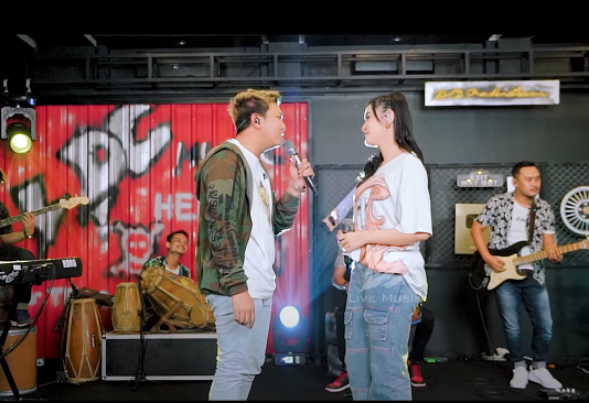 Chord dan Lirik DENNY CAKNAN FT YENI INKA – ALUN ALUN NGANJUK (OFFICIAL LIVE MUSIC) – DC MUSIK