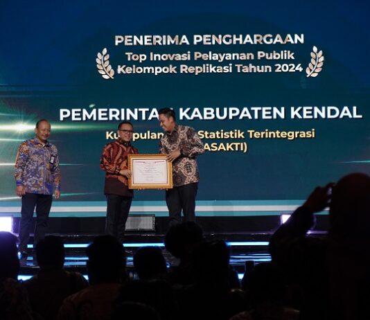 Pemkab Kendal Raih Penghargaan Top Inovasi Pelayanan Publik