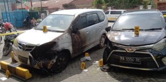 Kantor Redaksi Jubi Jayapura Dilempari Bom Molotov, Diduga Pelaku 2 Orang, 2 Mobil Terbakar dan Rusak