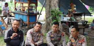 Jumat Curhat di Warung Tenda Biru, Polres Kendal Ajak Warga Jaga Kamtibmas