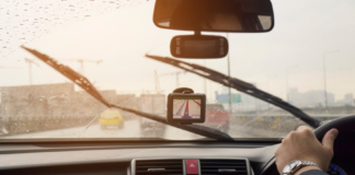 4 Gadget Mobil Wajib Punya di 2025: Nyetir Lebih Praktis dan Aman