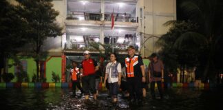 Pastikan Penanganan Banjir Berjalan Optimal, Agustina Wilujeng Tinjau Lokasi Banjir di Kaligawe dan Muktiharjo Kidul