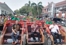 140 Pengayuh Becak di Kendal Terima Bantuan Becak Listrik dari Presiden Prabowo Subianto