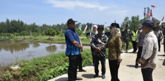 Bupati Kendal Pastikan Pembangunan Jalan di Dusun Larangan Berjalan Baik