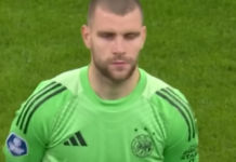 Maarten Paes Catat Debut di Ajax, Namun Sang Pelatih Justru Beri Respons Dingin