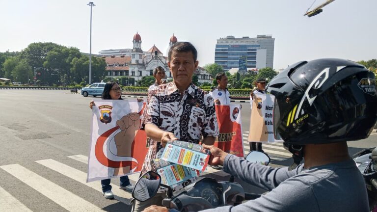 Gandeng LAN Jateng, Ditresnarkoba Polda Jateng Gelar Sosialisasi Bahaya Narkoba di Lampu Merah
