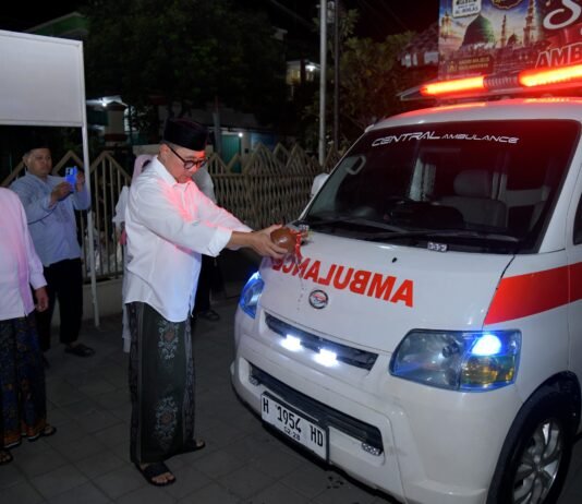 Gotong Royong Warga Kalipancur Hadirkan Ambulans Umat