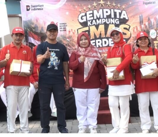 Semarak Kemerdekaan, Warga Bongsari Antusias Ikuti Senam Sehat dan Edukasi Keuangan bersama IKA UDINUS dan Pegadaian